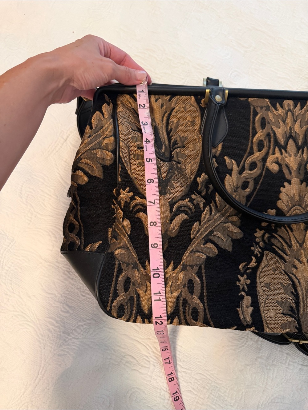 Black and gold tapestry duffle overnight bag - Picture 9 of 10